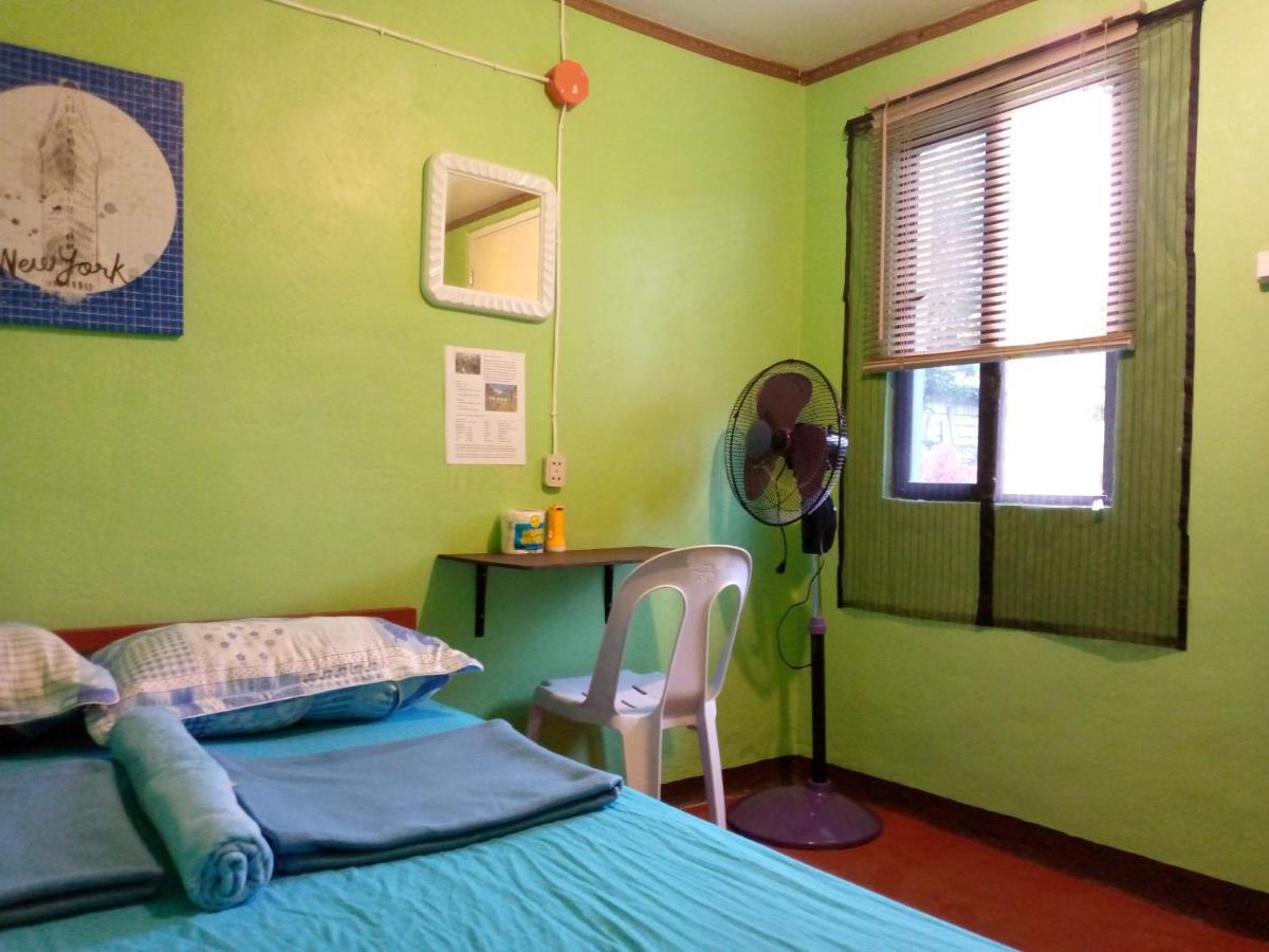 Junjals Backpackers Chalet Bohol Extérieur photo