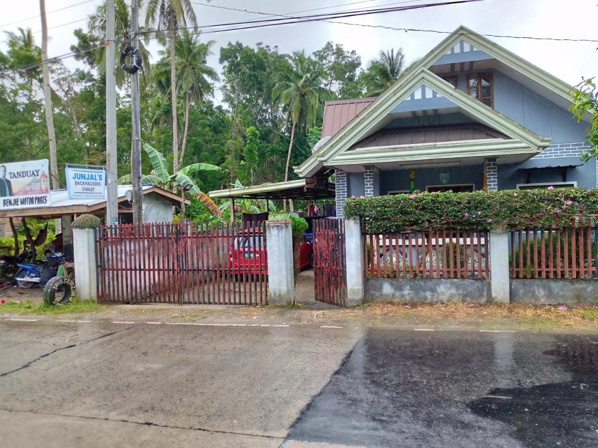 Junjals Backpackers Chalet Bohol Extérieur photo
