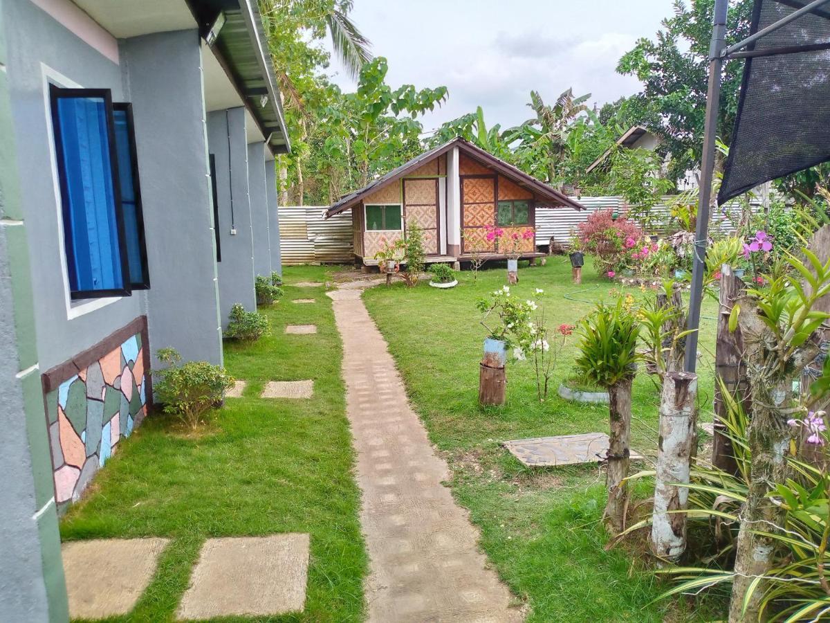 Junjals Backpackers Chalet Bohol Extérieur photo